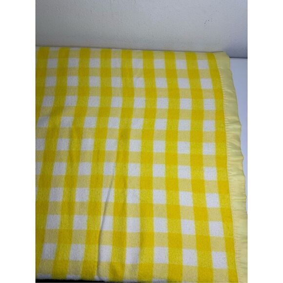 Vtg Stevens Utica Plaid Acrylic Satin Trim Thermal Knit Blanket 76”X90” Twin - Picture 2 of 8